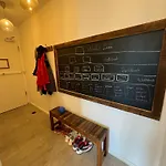 Luxus In Mitte Mit Laptop, Grossem Tv, Neuem Bett Und Privatem Badezimmer Séjour chez l'habitant Berlin