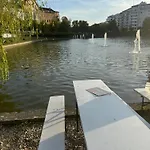 Luxus In Mitte Mit Laptop, Grossem Tv, Neuem Bett Und Privatem Badezimmer * Berlin
