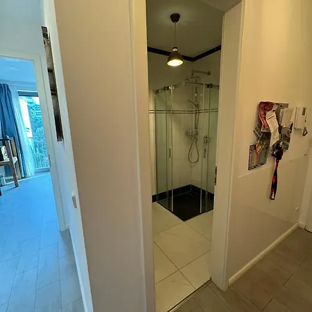 Homestay Luxus In Mitte Mit Laptop, Grossem Tv, Neuem Bett Und Privatem Badezimmer