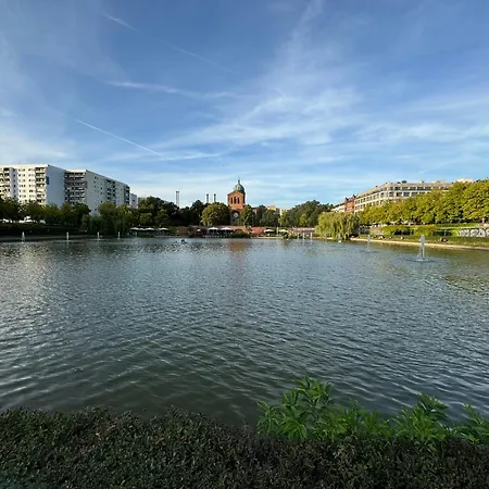 Homestay Luxus In Mitte Mit Laptop, Grossem Tv, Neuem Bett Und Privatem Badezimmer