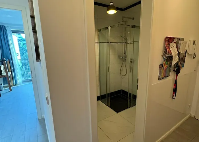 Ubytování v soukromí Luxus In Mitte Mit Laptop, Grossem Tv, Neuem Bett Und Privatem Badezimmer