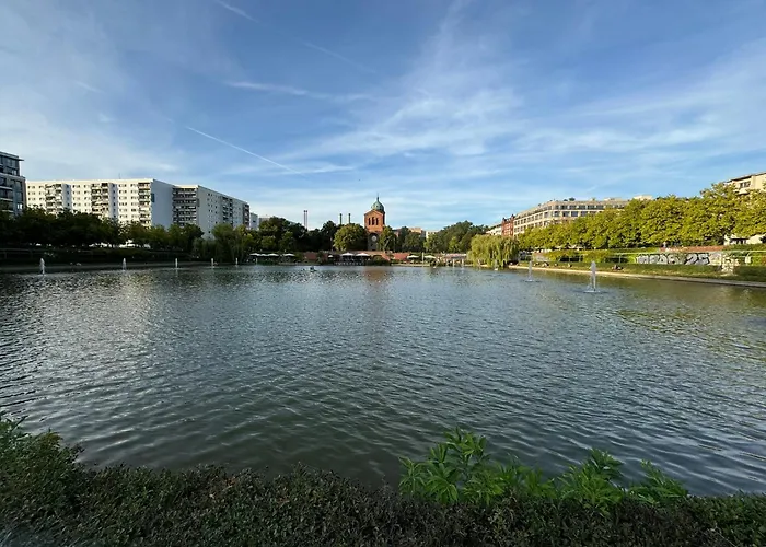 Ubytování v soukromí Luxus In Mitte Mit Laptop, Grossem Tv, Neuem Bett Und Privatem Badezimmer