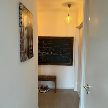 Luxus In Mitte Mit Laptop, Grossem Tv, Neuem Bett Und Privatem Badezimmer * ベルリン