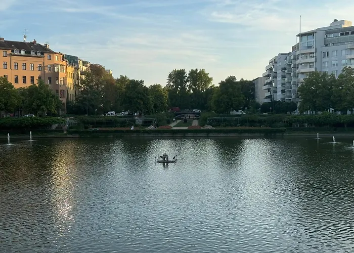 منزل للإقامة Luxus In Mitte Mit Laptop, Grossem Tv, Neuem Bett Und Privatem Badezimmer *