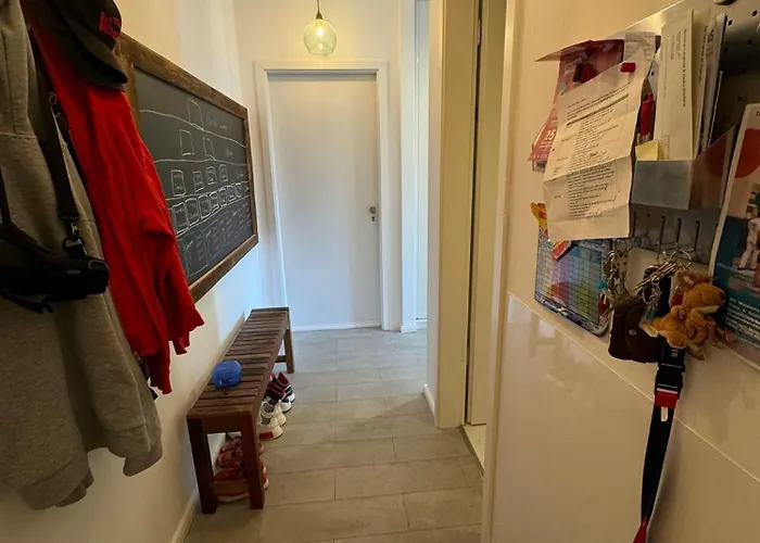 Luxus In Mitte Mit Laptop, Grossem Tv, Neuem Bett Und Privatem Badezimmer *